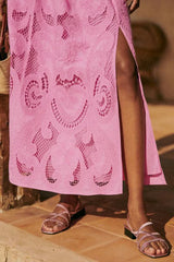 Anne – Pink crochet set with playful slit